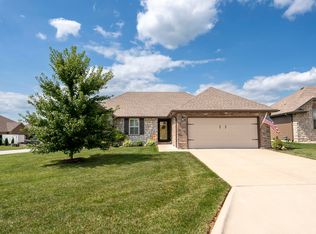 863 E Dyann Dr, Nixa, MO 65714