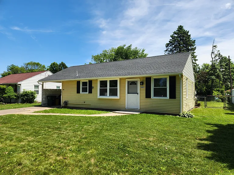4085 Seneca Ave — Photo 1