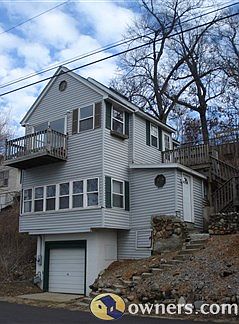 2nd image of 13505 Cedar St