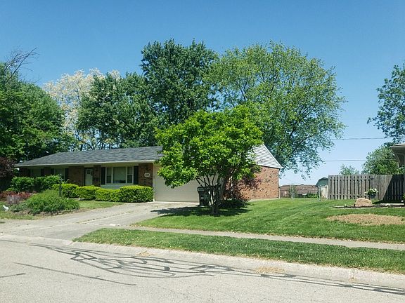 3rd image of 123 Golfwood Dr