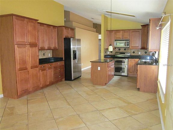 2nd image of 13527 Emeraldview Dr