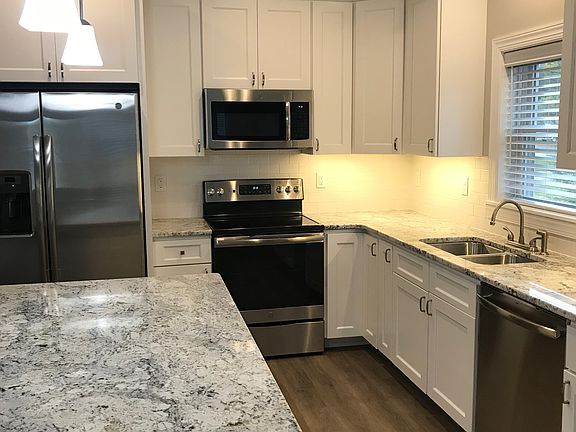 3rd image of 136 Grandview Terrace Dr