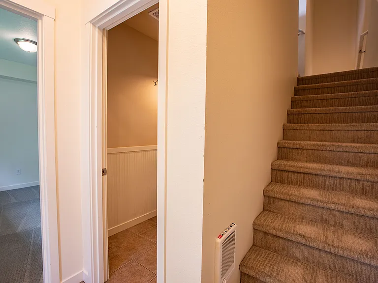 8450 NE Noelle Way — Photo 18