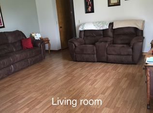 481 S Carnation Dr, Aurora, MO 65605
