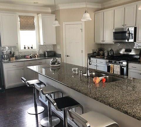4th image of 2476 Fentress Ave