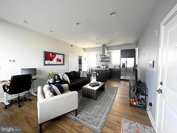4th image of 714 N Chadwick St Unit 6
