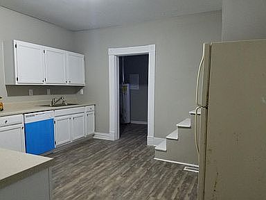 Kitchen, brand new fridge is included (not in the picture)