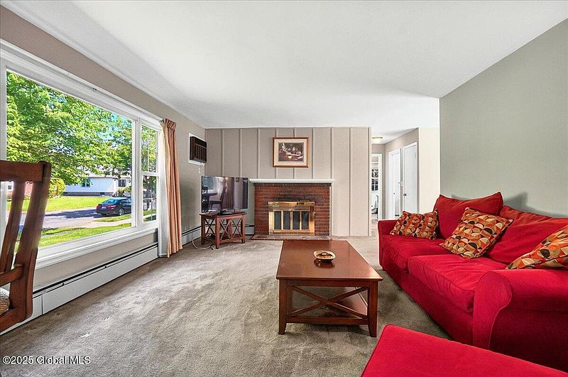 3rd image of 1324 Keyes Avenue
