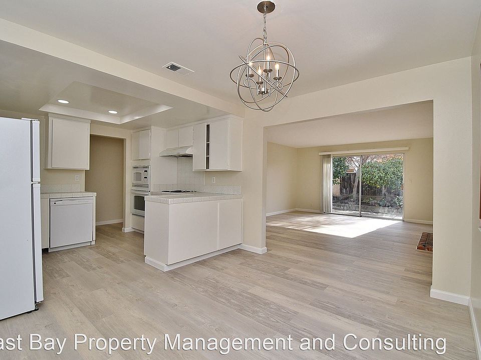 1st image of 1858 Everglades Dr