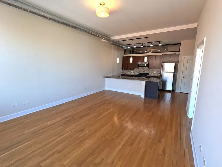 2764 N Milwaukee Ave — Photo 5