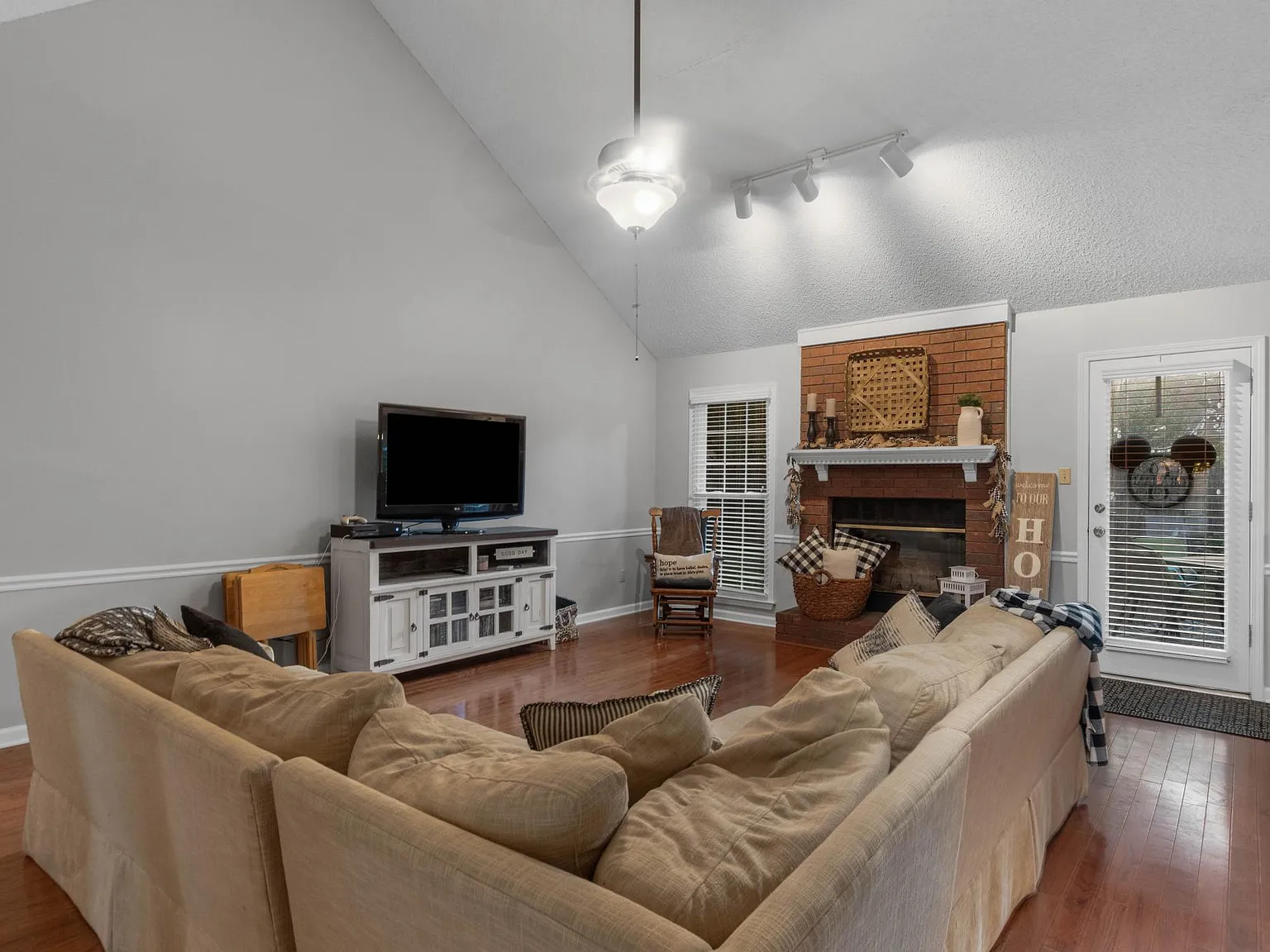 753 Owens Cv — Photo 4