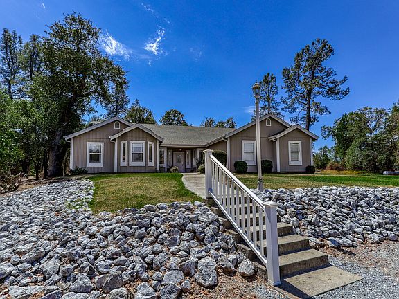 3rd image of 11867 Yosemite Dr