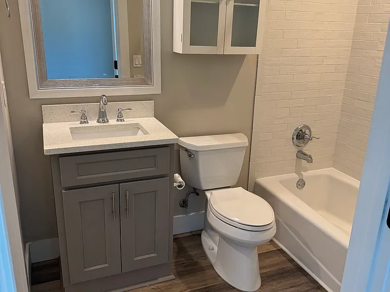 400 E Belmont St — Photo 7