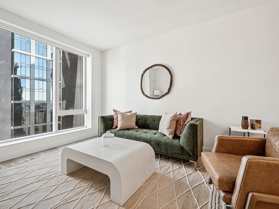 1st image of 17 Hanover Pl #12C