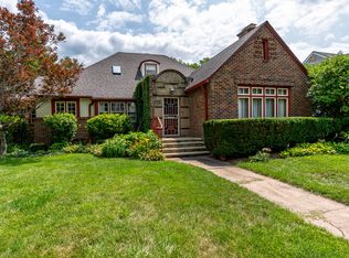 2625 Scott St, Davenport, IA 52803
