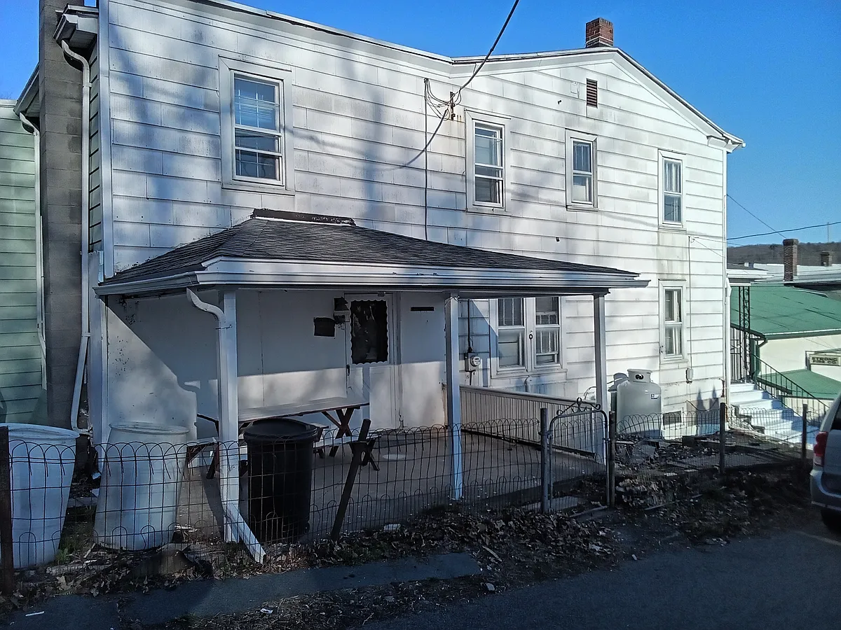 Building Photo - 308 3rd St