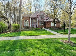 7263 Village Square Dr, West Bloomfield, MI 48322