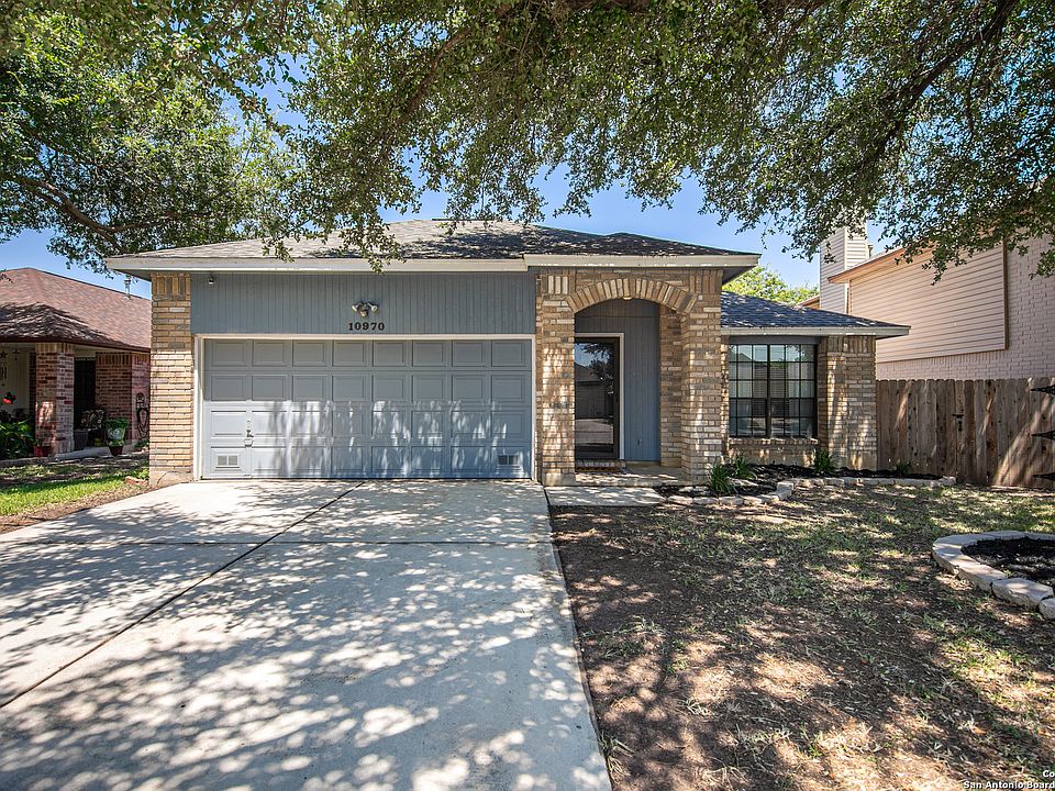 1st image of 10970 LAKE PATH DR