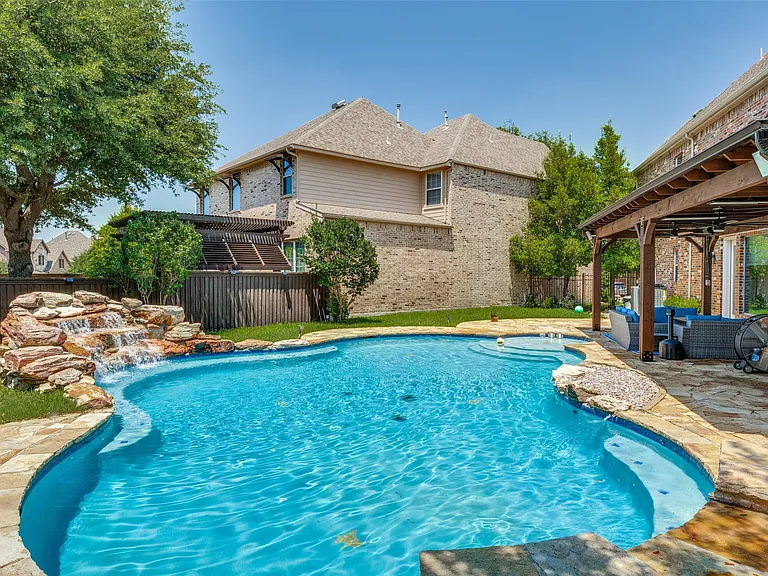 4828 Pyramid Dr — Photo 13