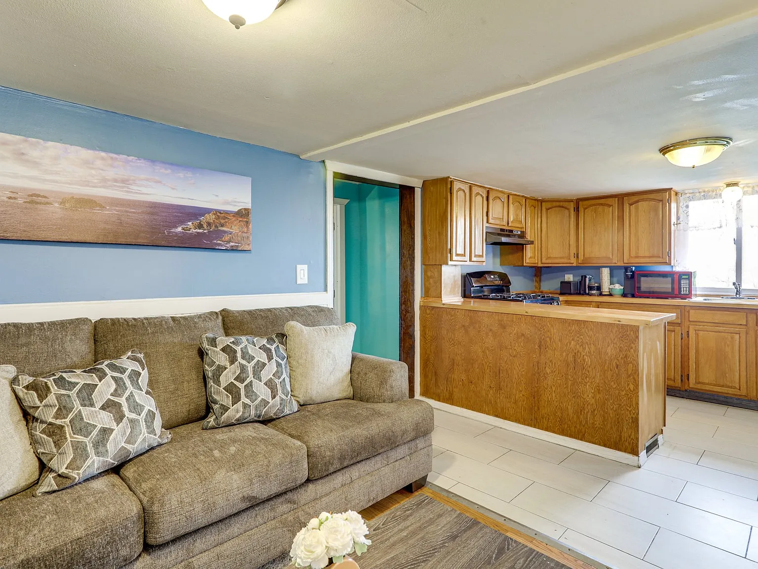 3 bed, 954 sqft, $2,500 — Photo 2