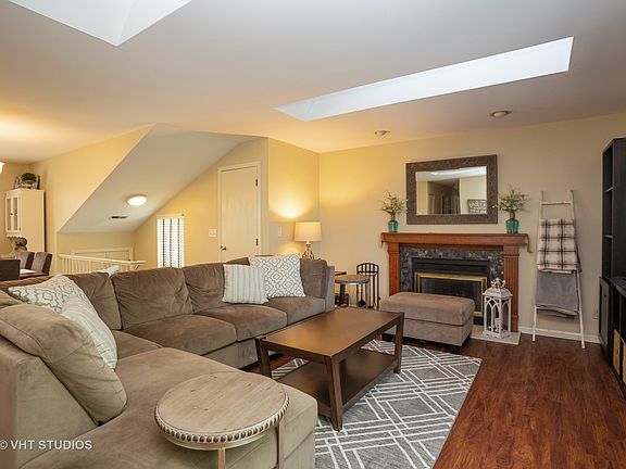 2nd image of 1014 Westchester Cir #0
