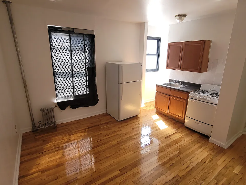 E 149th St
