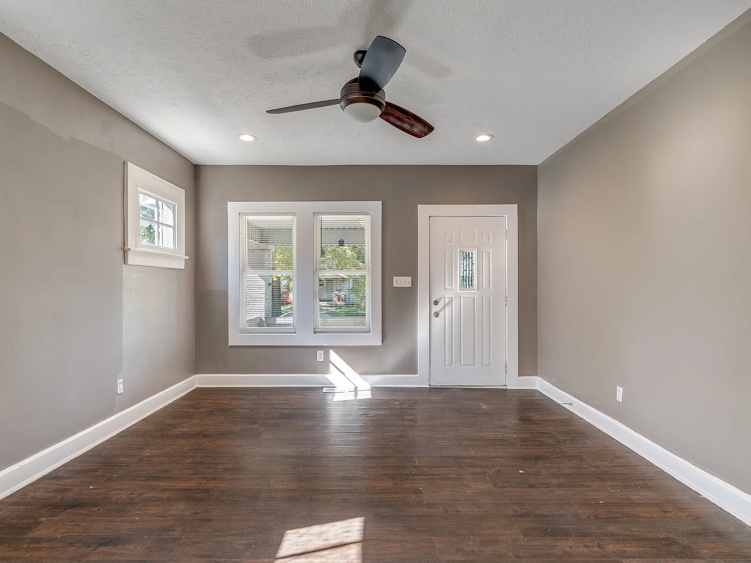 717 N Grant Ave — Photo 3