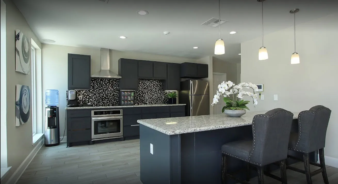 Waterford Grove Apartments — Photo 1