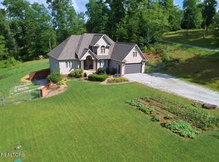 695 Pleasant Grove Rd, Winfield, TN 37892