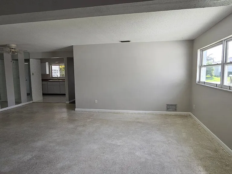 3810 SE 12th Ave — Photo 13