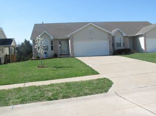 604 Meadowview Ct, Warrenton, MO 63383