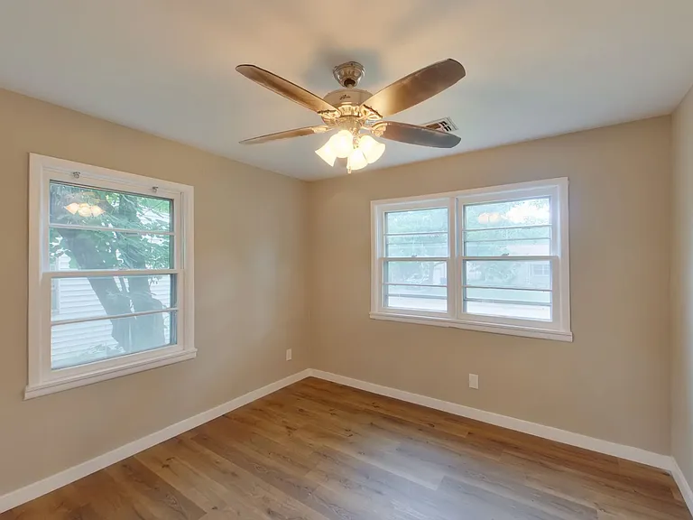 2338 S Dellrose Ave — Photo 7
