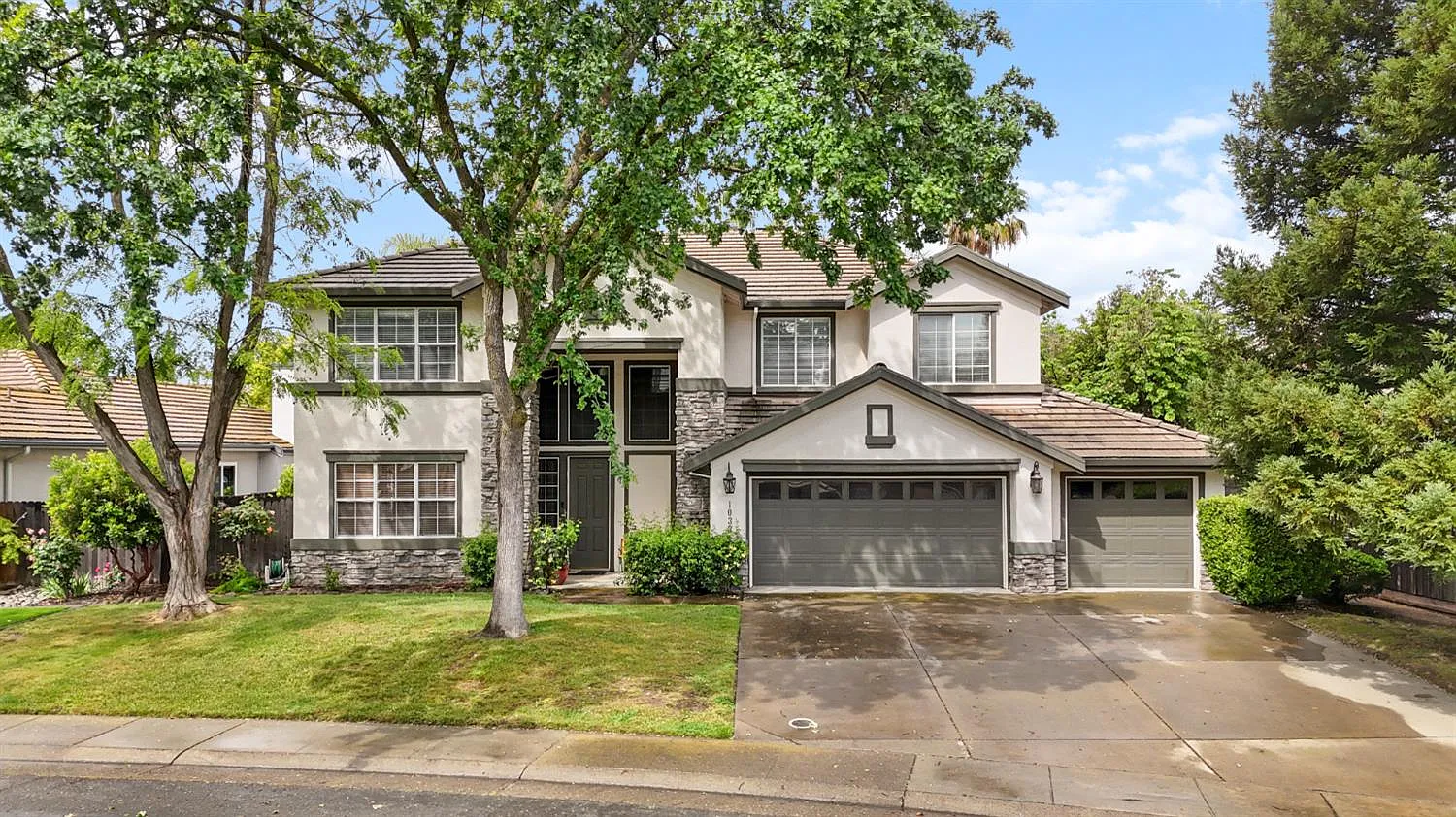 1033 Callawassie Way photo 1