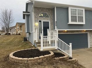 3914 SW Chartwell Ct, Lees Summit, MO 64082