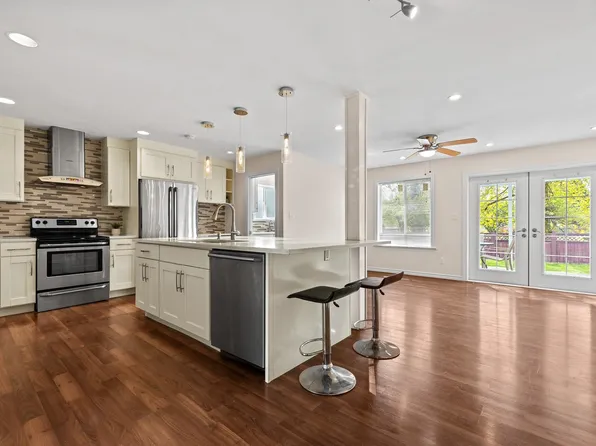 15488 108a Ave, Surrey, BC V3R 6J1