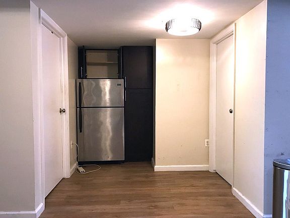 2nd image of 20 Crooke Ave APT Bc