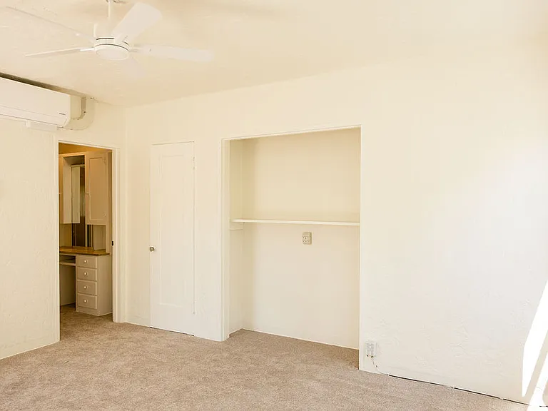 52 W Center St #B — Photo 4