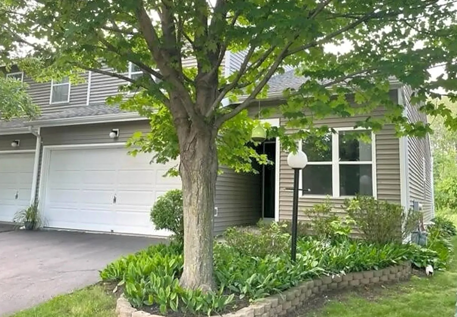 2 bed, 1670 sqft, $2,600 — Photo 2