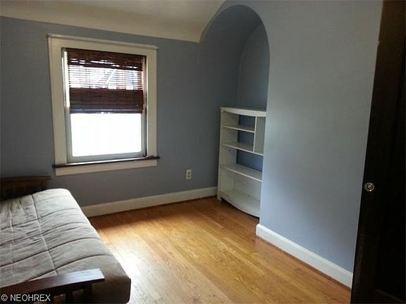 5th image of 250 Denison Ave