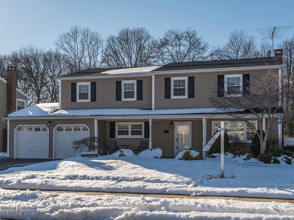 1st image of 10 Canterbury Ct