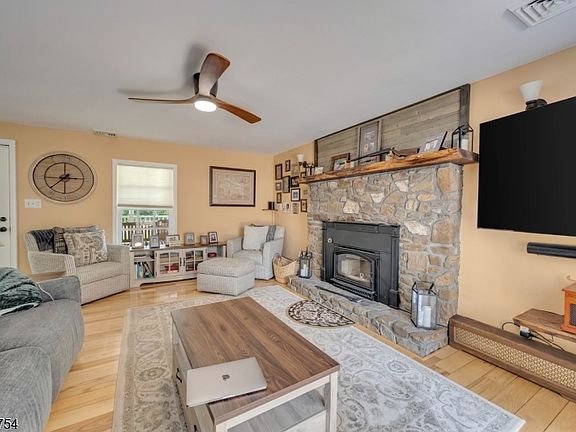 5th image of 26 Mackenzie Rd