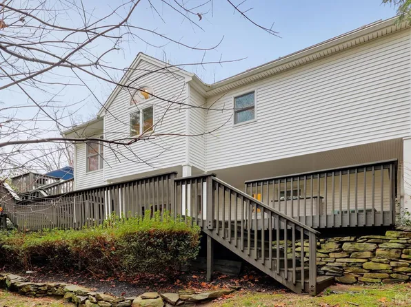 221 Highland Dr, Milltown, NJ 08850