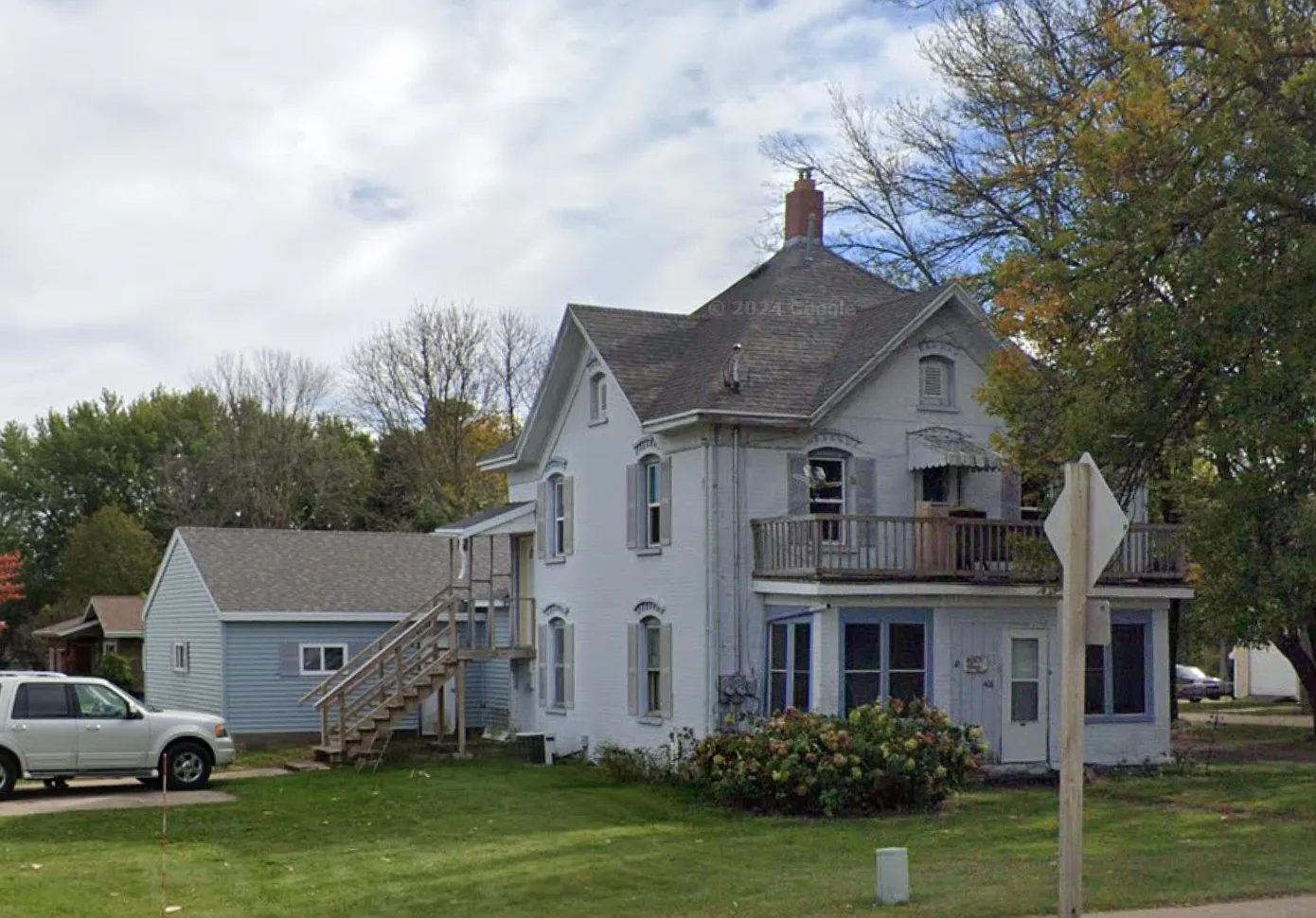 406 N Bridge St - Lower — Photo 2