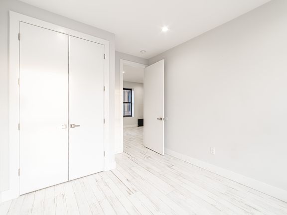 5th image of 77 Varet St #10