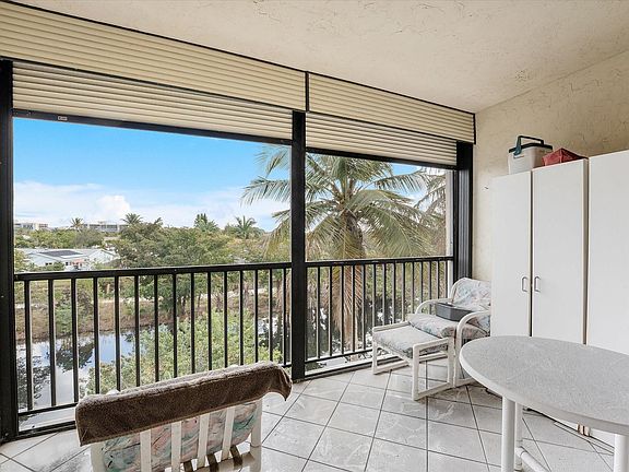 4th image of 3900 NW 76th Avenue #307