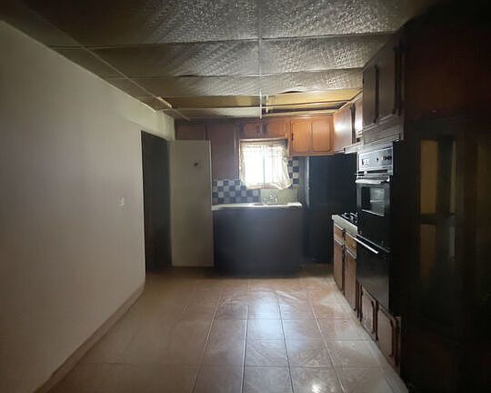 4th image of 142 W 85th St