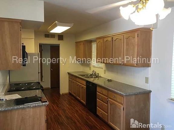 4th image of 4772 E Hamilton Ave