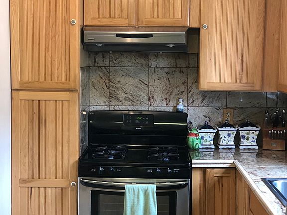 4th image of 2726 Humphrey Ave