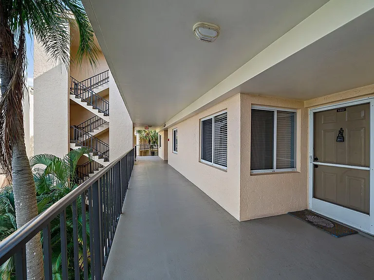 275 Palm Ave #A302 — Photo 3