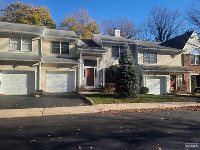 22 Carriage Ln, Ridgewood, NJ, 07450